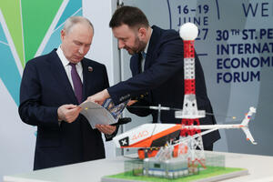 Putin: Mask je genije, mi tek pravimo prve korake