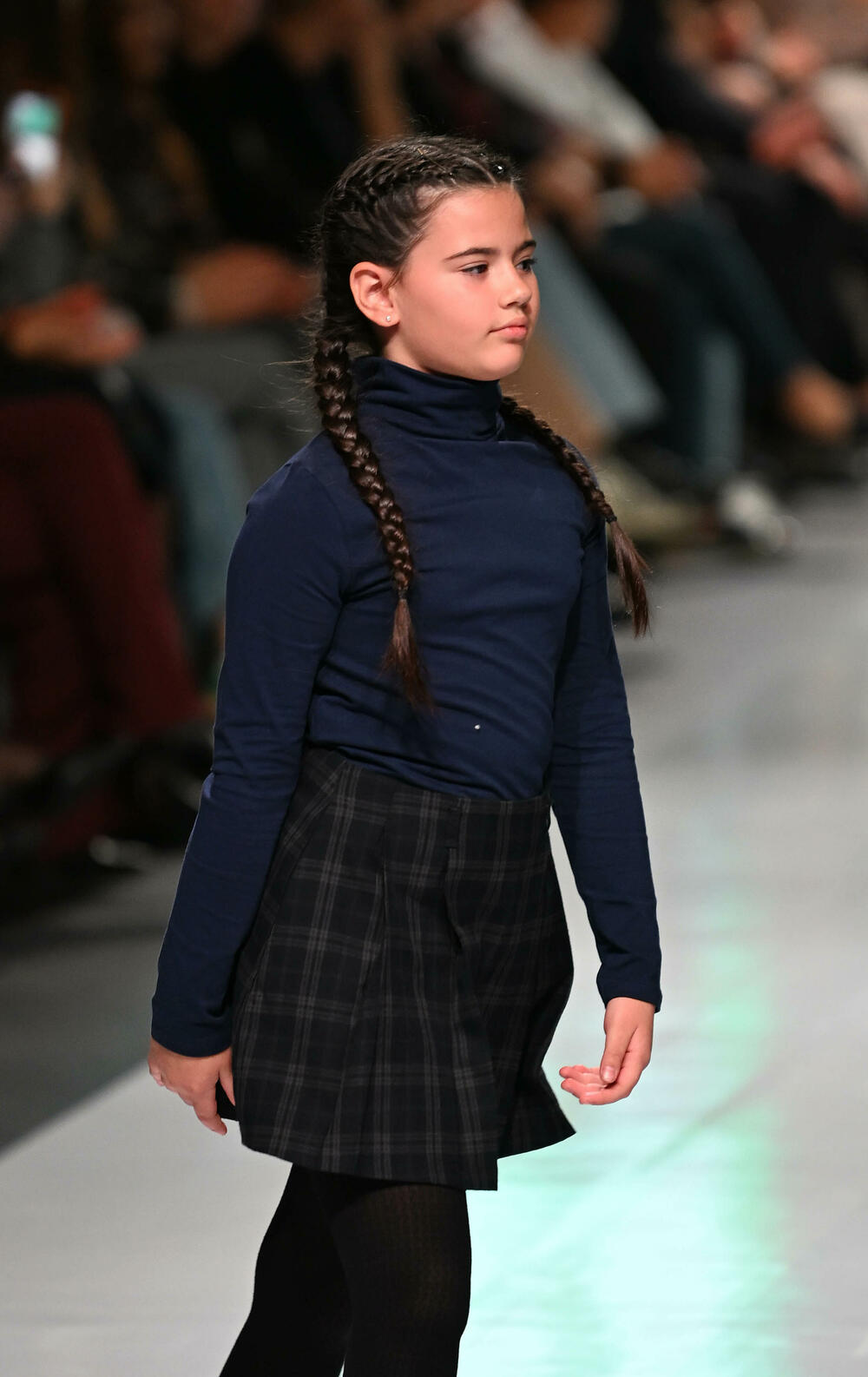 <p>Treće revijalno veče crnogorske Nedjelje mode pod nazivom Drogerija Dama Fashion Night, održaće se sjutra (29. oktobar), a donijeće revije Milene Đukanović, italijanskog modnog brenda Replay, JelMar - Jelene Marunović, Arhum Design Anje Radović, Montana Montenegro Fashion Brand-a, kao i italijanskog dizajnera visoke mode Pietra Demita - Diamond Couture</p>