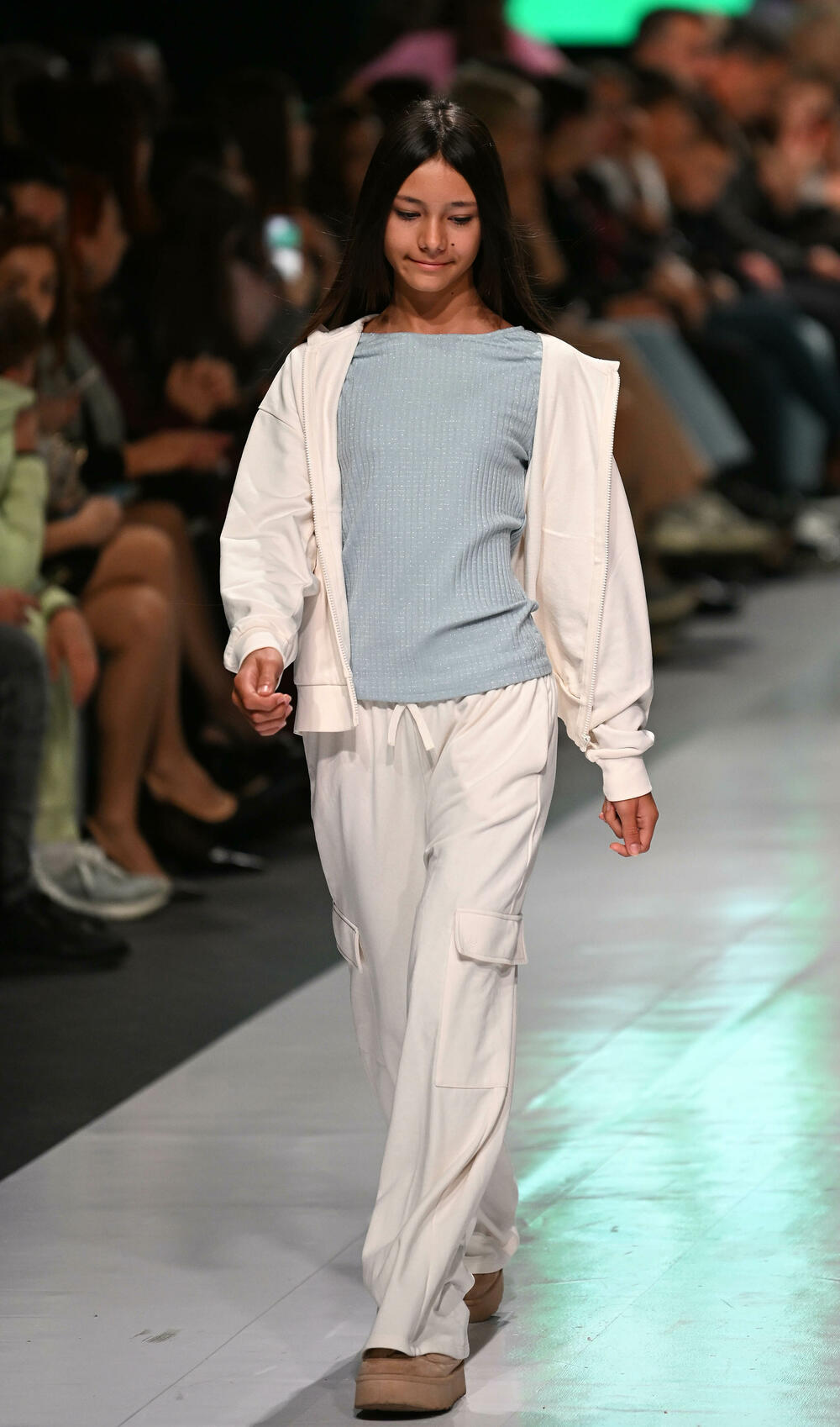 <p>Treće revijalno veče crnogorske Nedjelje mode pod nazivom Drogerija Dama Fashion Night, održaće se sjutra (29. oktobar), a donijeće revije Milene Đukanović, italijanskog modnog brenda Replay, JelMar - Jelene Marunović, Arhum Design Anje Radović, Montana Montenegro Fashion Brand-a, kao i italijanskog dizajnera visoke mode Pietra Demita - Diamond Couture</p>