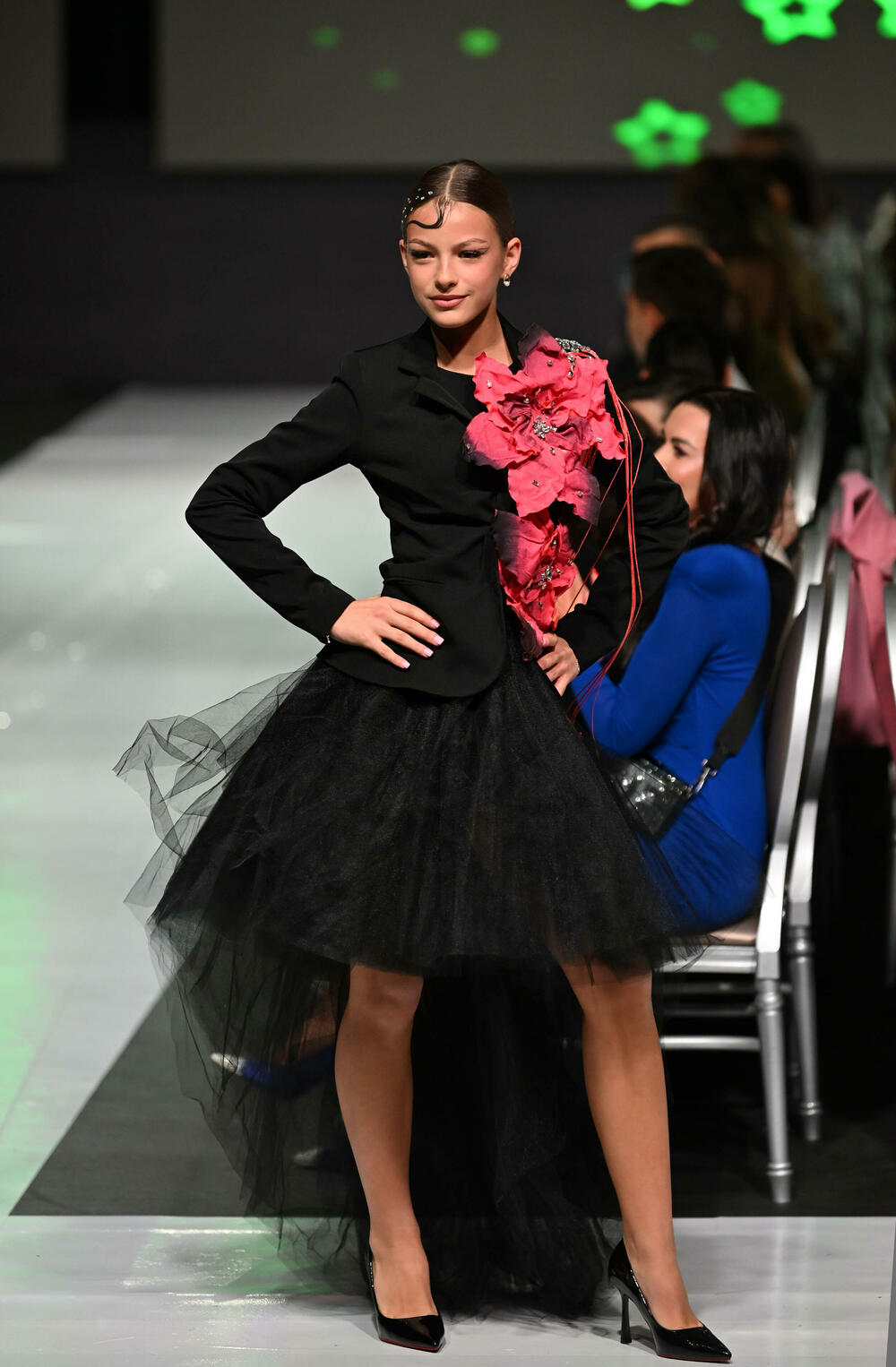 <p>Treće revijalno veče crnogorske Nedjelje mode pod nazivom Drogerija Dama Fashion Night, održaće se sjutra (29. oktobar), a donijeće revije Milene Đukanović, italijanskog modnog brenda Replay, JelMar - Jelene Marunović, Arhum Design Anje Radović, Montana Montenegro Fashion Brand-a, kao i italijanskog dizajnera visoke mode Pietra Demita - Diamond Couture</p>