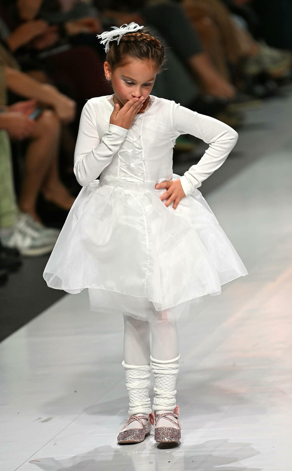 <p>Treće revijalno veče crnogorske Nedjelje mode pod nazivom Drogerija Dama Fashion Night, održaće se sjutra (29. oktobar), a donijeće revije Milene Đukanović, italijanskog modnog brenda Replay, JelMar - Jelene Marunović, Arhum Design Anje Radović, Montana Montenegro Fashion Brand-a, kao i italijanskog dizajnera visoke mode Pietra Demita - Diamond Couture</p>