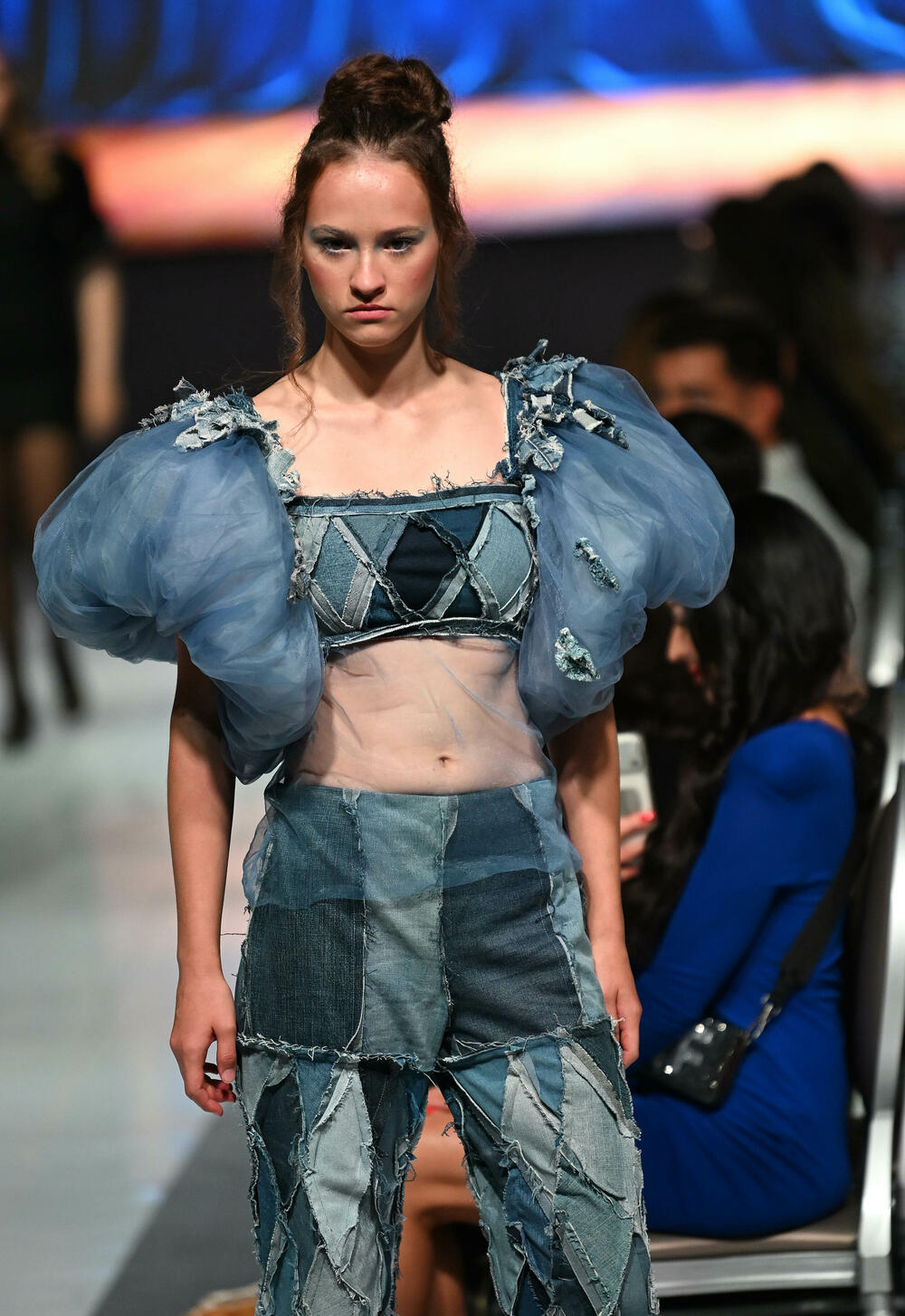 <p>Treće revijalno veče crnogorske Nedjelje mode pod nazivom Drogerija Dama Fashion Night, održaće se sjutra (29. oktobar), a donijeće revije Milene Đukanović, italijanskog modnog brenda Replay, JelMar - Jelene Marunović, Arhum Design Anje Radović, Montana Montenegro Fashion Brand-a, kao i italijanskog dizajnera visoke mode Pietra Demita - Diamond Couture</p>