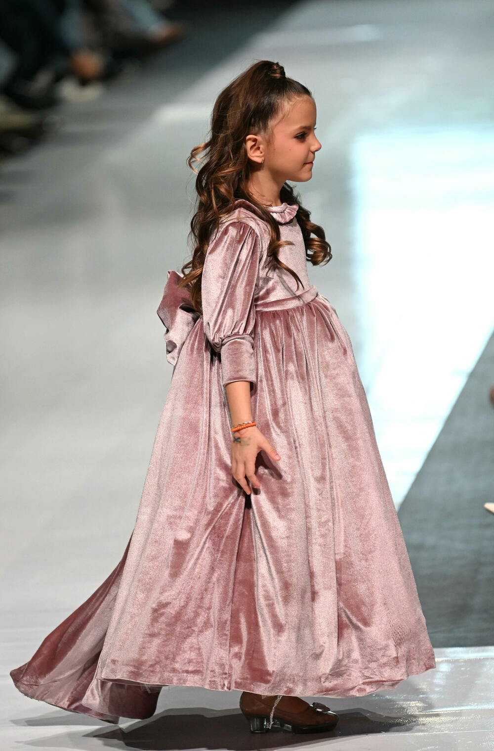 <p>Treće revijalno veče crnogorske Nedjelje mode pod nazivom Drogerija Dama Fashion Night, održaće se sjutra (29. oktobar), a donijeće revije Milene Đukanović, italijanskog modnog brenda Replay, JelMar - Jelene Marunović, Arhum Design Anje Radović, Montana Montenegro Fashion Brand-a, kao i italijanskog dizajnera visoke mode Pietra Demita - Diamond Couture</p>