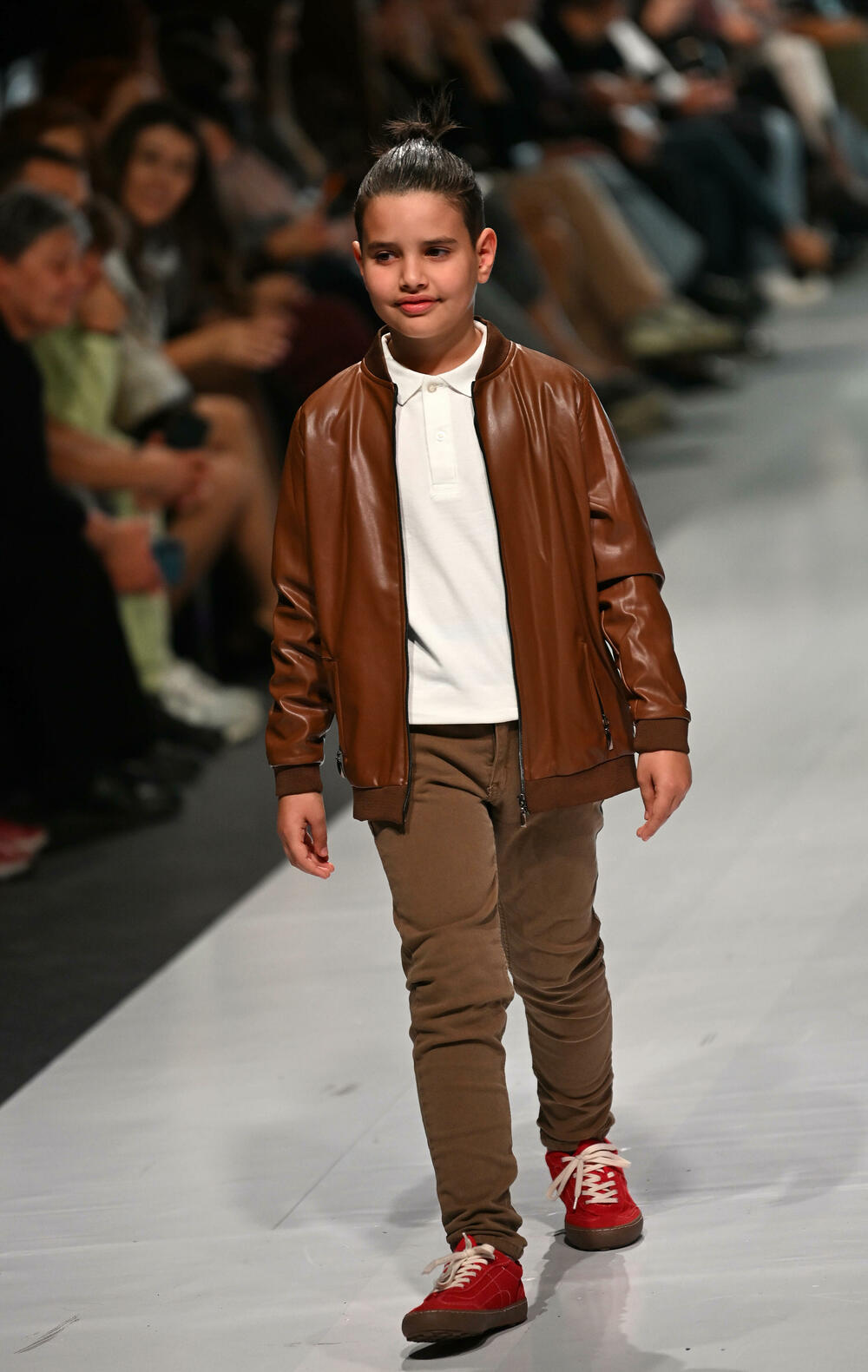 <p>Treće revijalno veče crnogorske Nedjelje mode pod nazivom Drogerija Dama Fashion Night, održaće se sjutra (29. oktobar), a donijeće revije Milene Đukanović, italijanskog modnog brenda Replay, JelMar - Jelene Marunović, Arhum Design Anje Radović, Montana Montenegro Fashion Brand-a, kao i italijanskog dizajnera visoke mode Pietra Demita - Diamond Couture</p>