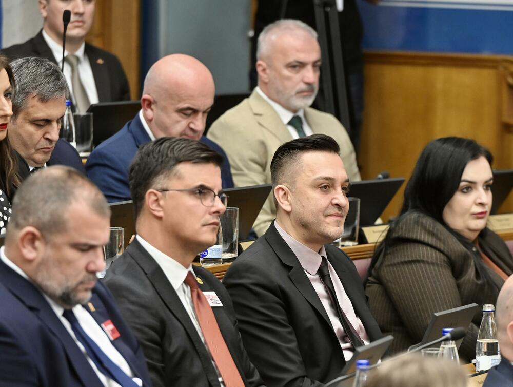 <p>Predsjednik Vlade Milojko Spajić odgovara na pitanja poslanika, na posebnoj sjednici Skupštine Crne Gore posvećenoj Premijerskom satu</p>