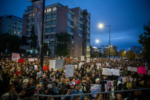 Protesti na Kosovu povodom ubistva žene u Peći, više puta...