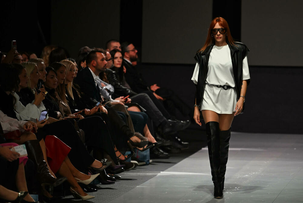 <p>Kolekcije su prikazali Milena Đukanović, Jelene Marunović, Anja Radović, Lorena Blagojević, Montana, Replay, ali i italijanski modni kreator Pietro Demita</p>