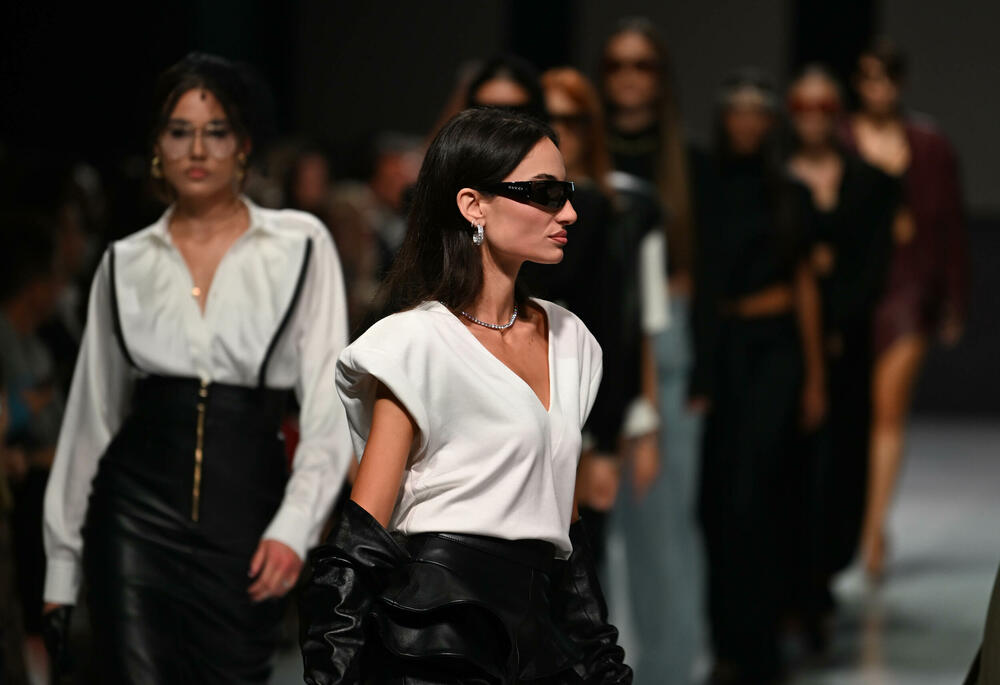 <p>Kolekcije su prikazali Milena Đukanović, Jelene Marunović, Anja Radović, Lorena Blagojević, Montana, Replay, ali i italijanski modni kreator Pietro Demita</p>