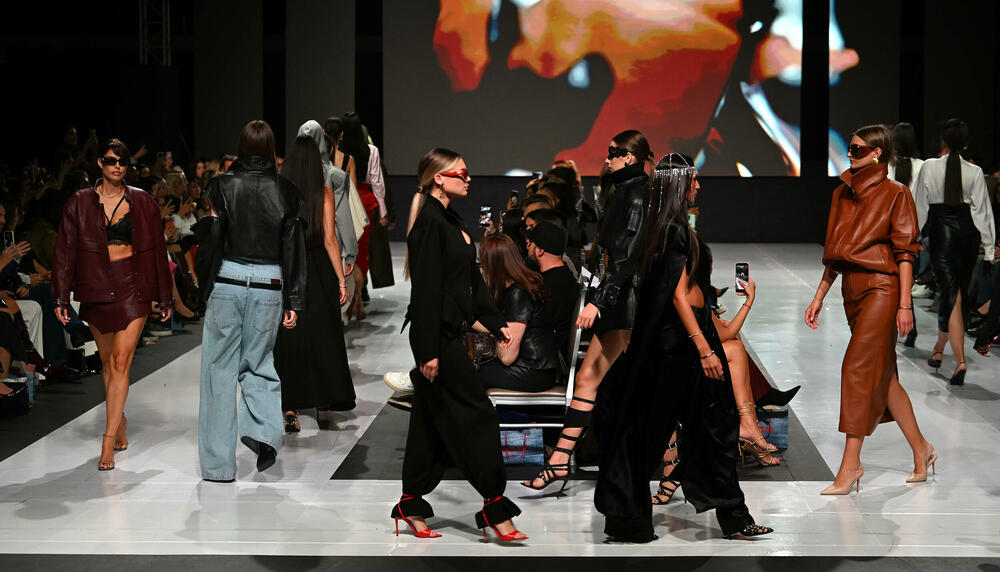 <p>Kolekcije su prikazali Milena Đukanović, Jelene Marunović, Anja Radović, Lorena Blagojević, Montana, Replay, ali i italijanski modni kreator Pietro Demita</p>