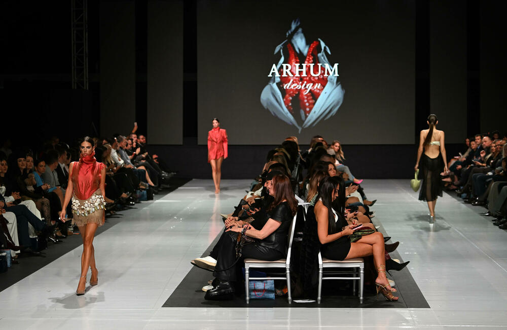 <p>Kolekcije su prikazali Milena Đukanović, Jelene Marunović, Anja Radović, Lorena Blagojević, Montana, Replay, ali i italijanski modni kreator Pietro Demita</p>