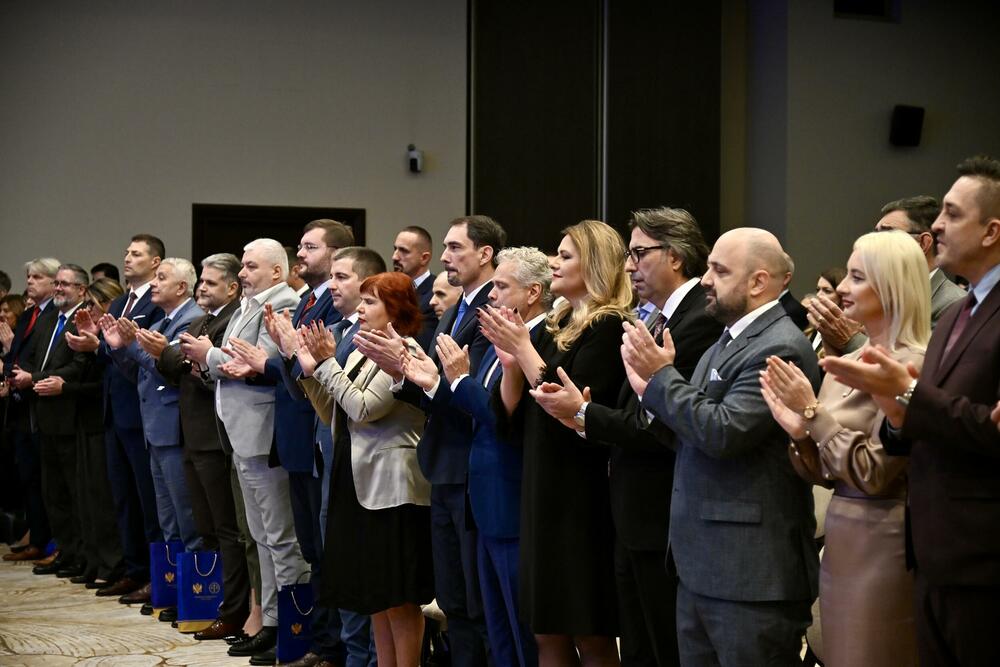 <p>"Činjenica da je Savjet EU počeo da razmatra poglavlja koja se tiču vladavine prava znači da se približavamo kraju ovog posla", rekao je ambasador EU</p>