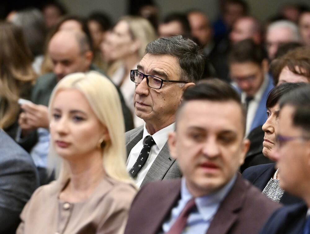 <p>"Činjenica da je Savjet EU počeo da razmatra poglavlja koja se tiču vladavine prava znači da se približavamo kraju ovog posla", rekao je ambasador EU</p>