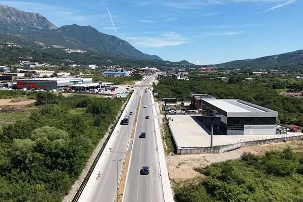 Radovi na bulevaru Tivat - Jaz usporavaju i rad MUP-a: Građani...