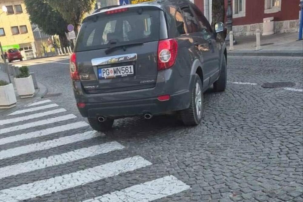 Službeni auto u Kolašinu, Foto: Privatna arhiva