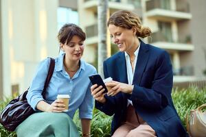 Вот три первых человека, с которыми вам следует подружиться на новой работе.