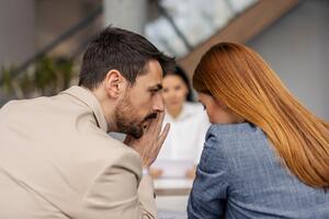 Zašto se šire tračevi na poslu, čak i u zdravim timovima