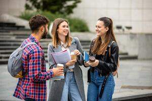 Pet stvari koje studenti humanističkih nauka treba da urade kako bi uspjeli u eri vještačke inteligencije