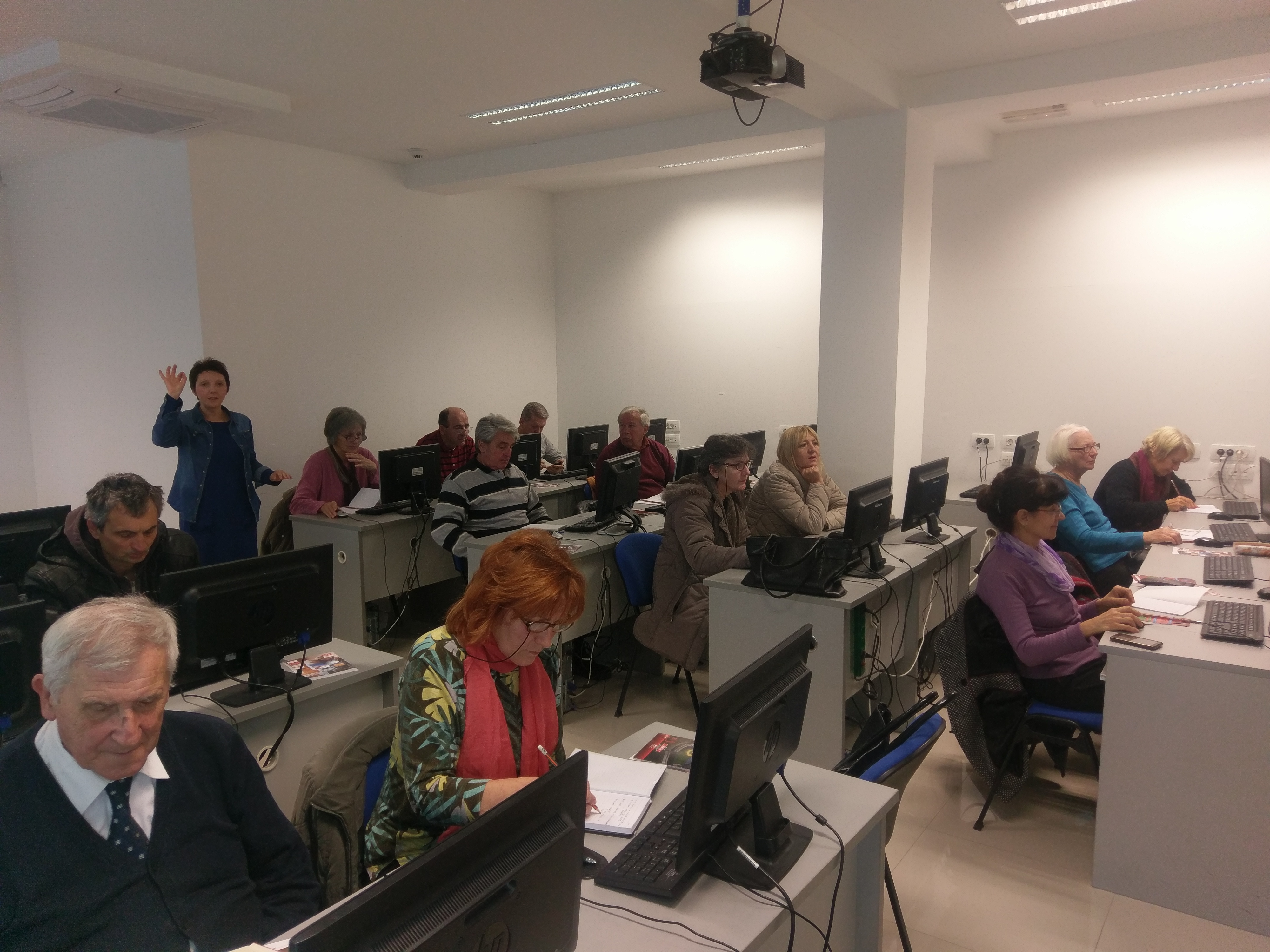 kurs, internet za seniore, penzioneri