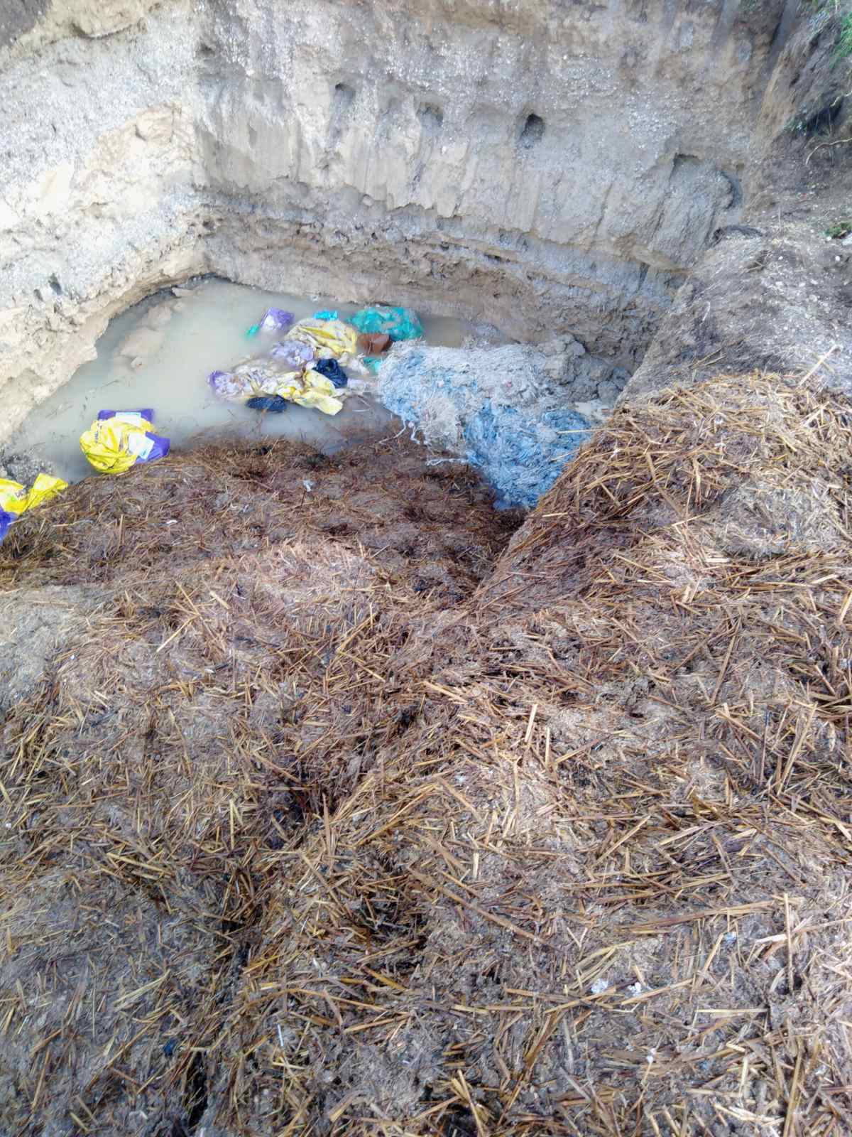 Otpad u blizini kuća