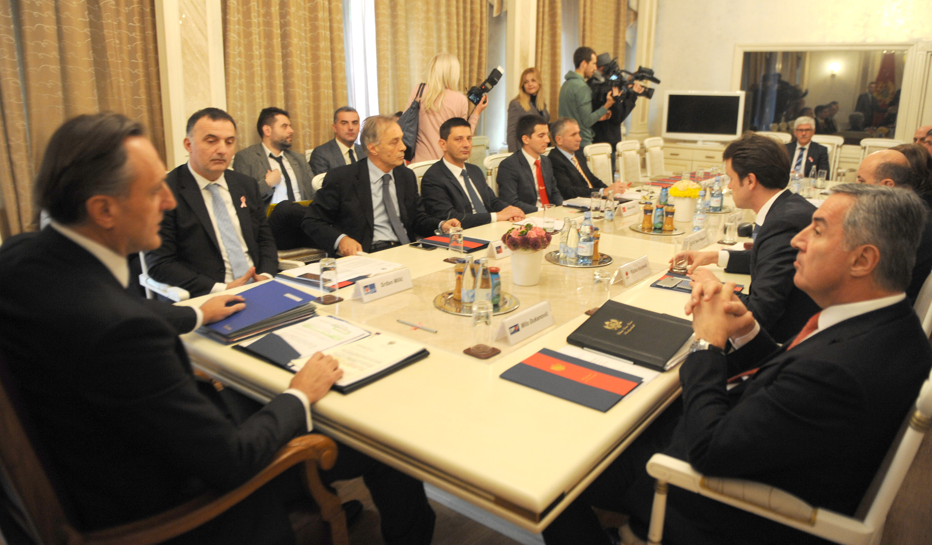 sastanak opozicije 2015.
