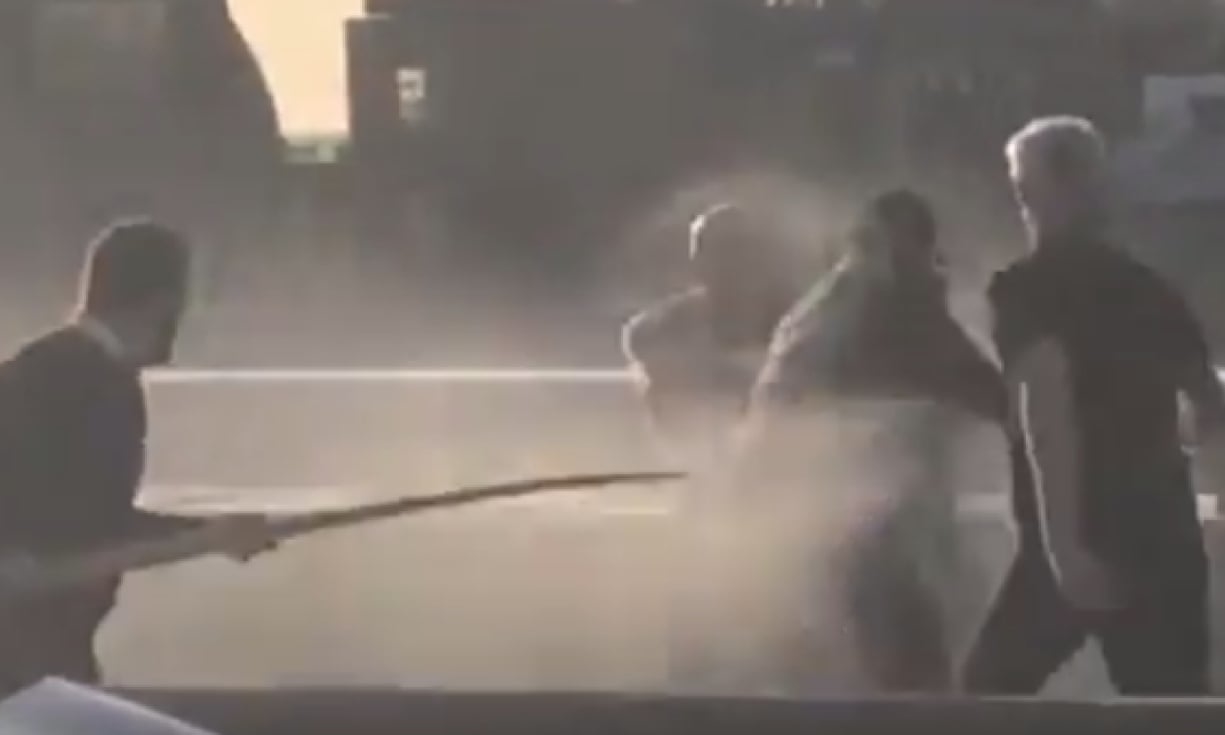 Darin Frost tokom borbe sa teroristom