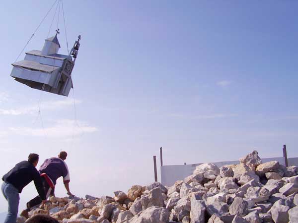 Postavljanje crkve na Rumiji