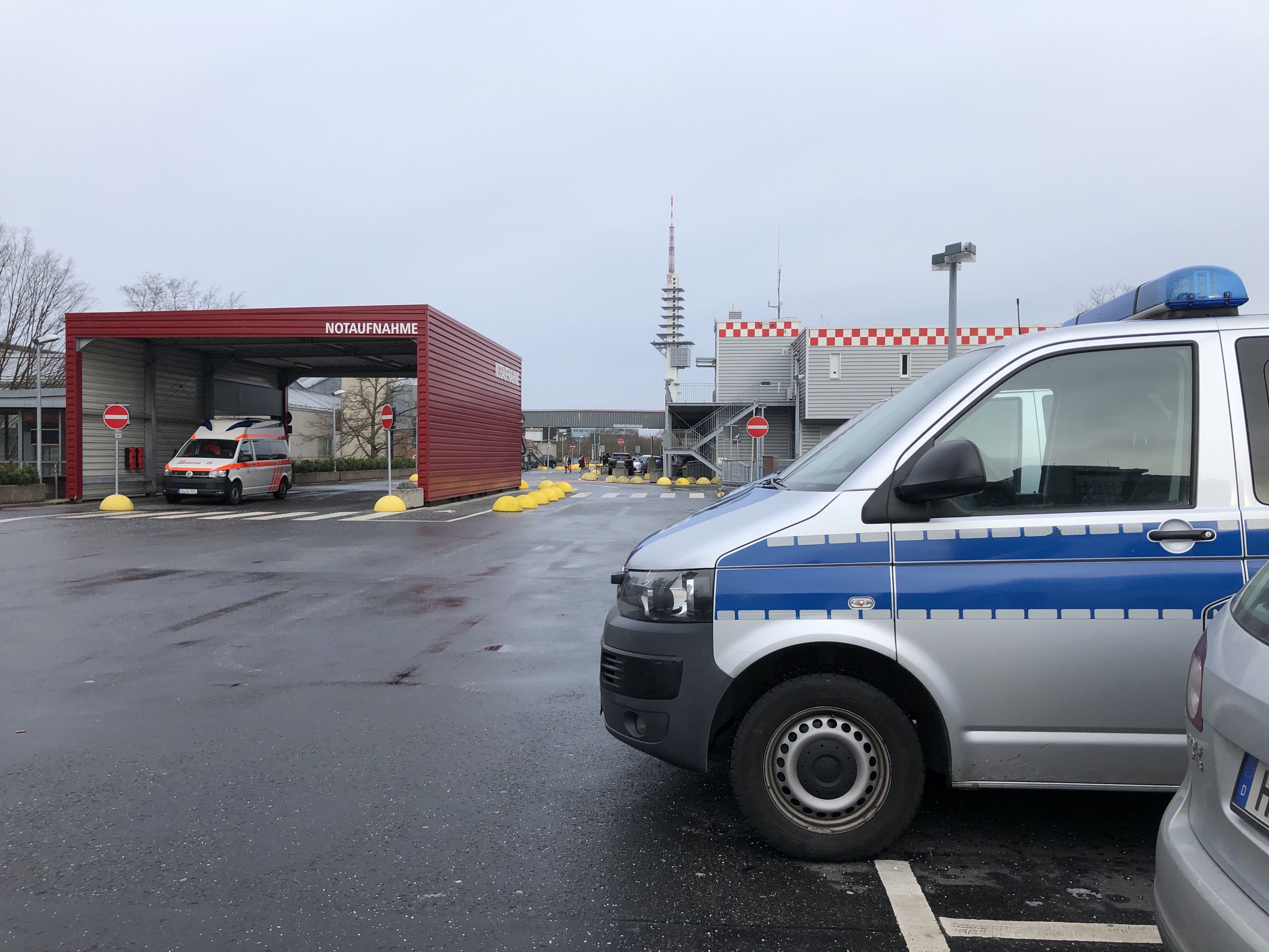 Policija ispred bolnice u Hanoveru