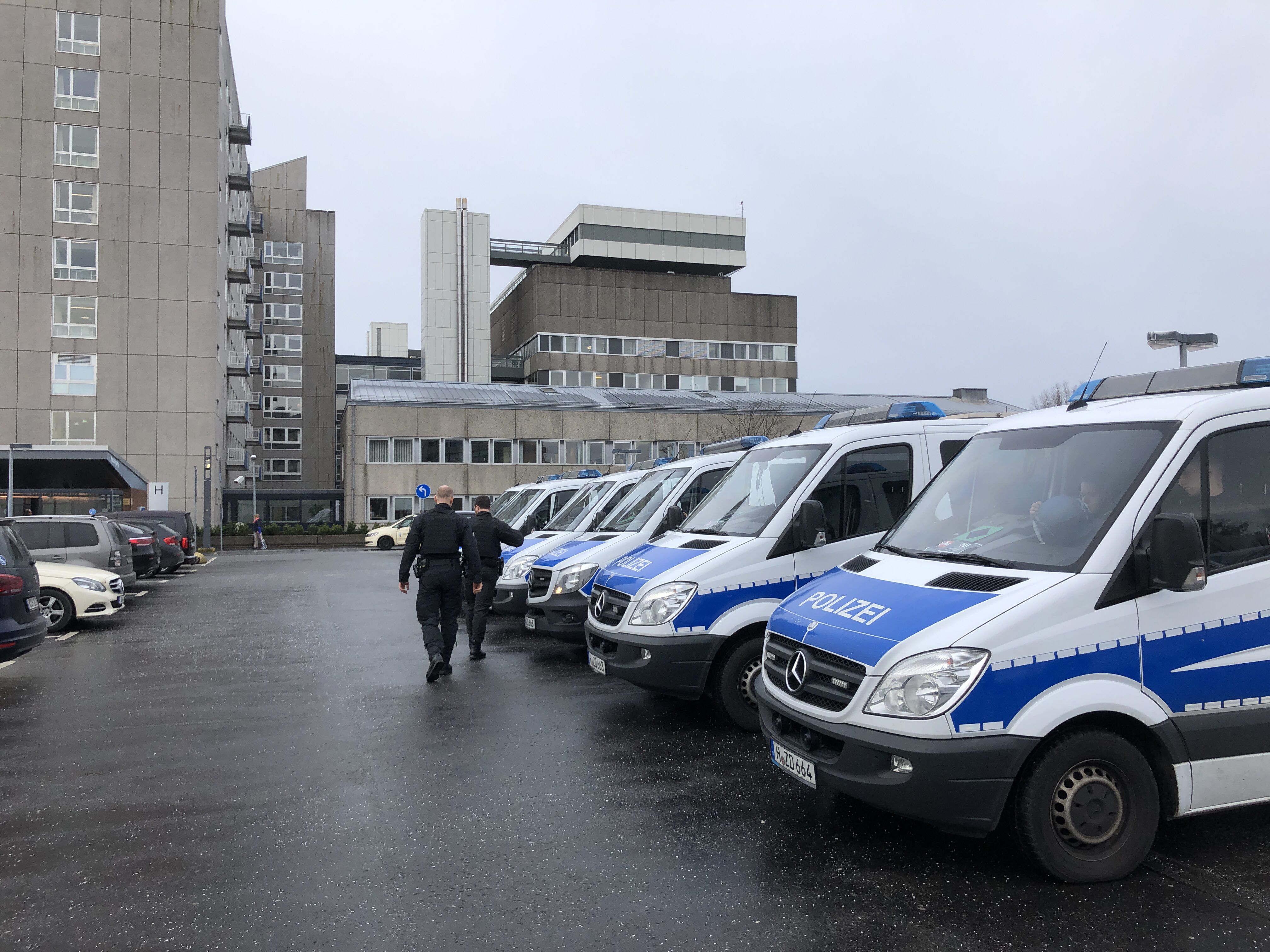 Policija ispred bolnice u Hanoveru