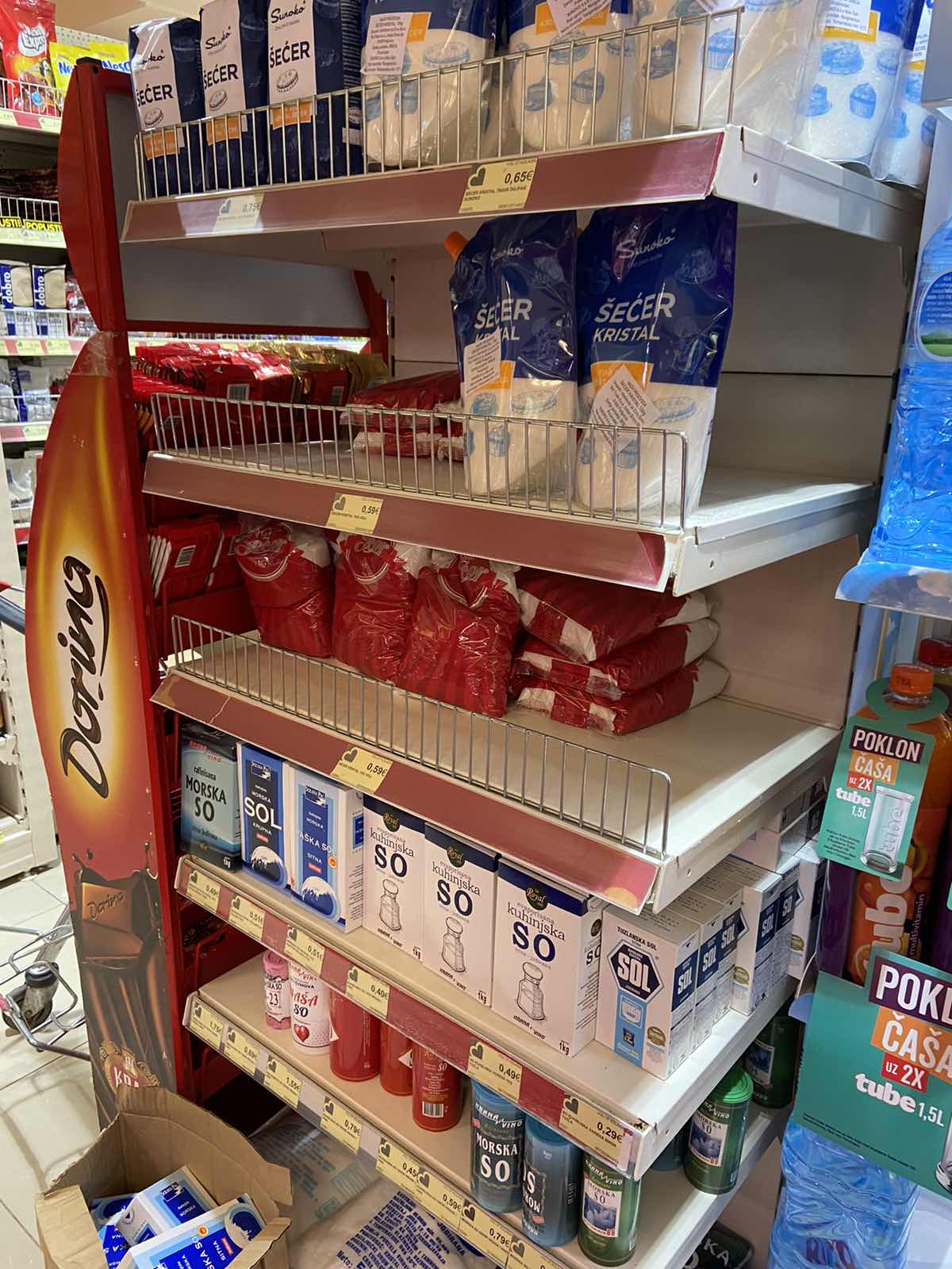 Građani Kolašina kupuju osnovne životne namirnice