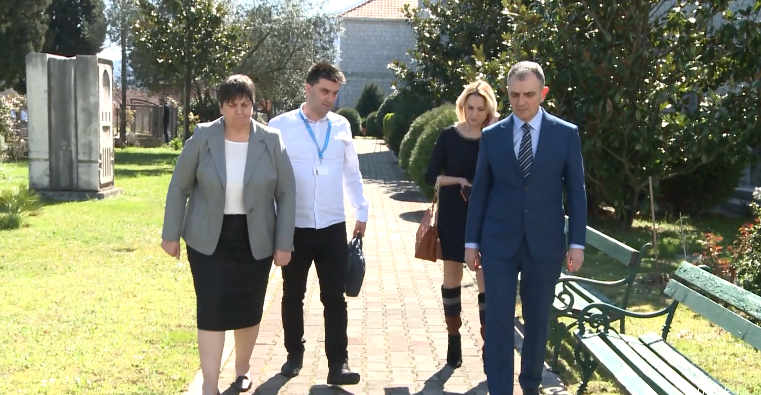 Hrapović, Galić, Kovačević prilikom posjete karantitnu u Danilovgradu