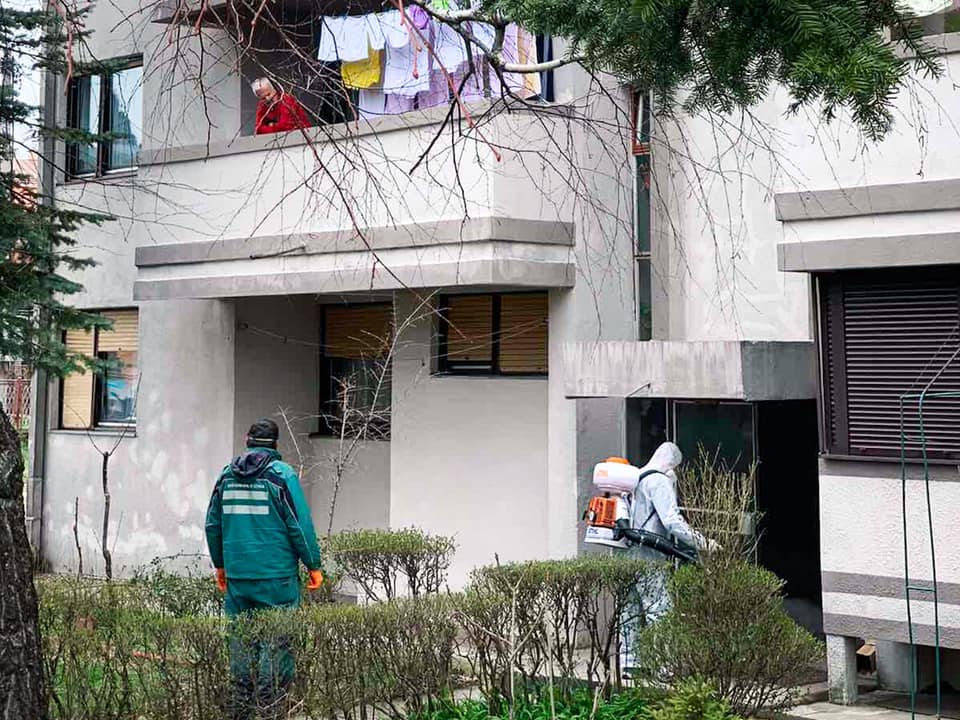 dezinfikovani su ulazi stambenih zgrada Cetinje