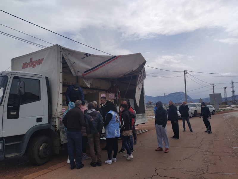 Sharing aid: Photo provided by Democratic Montenegro