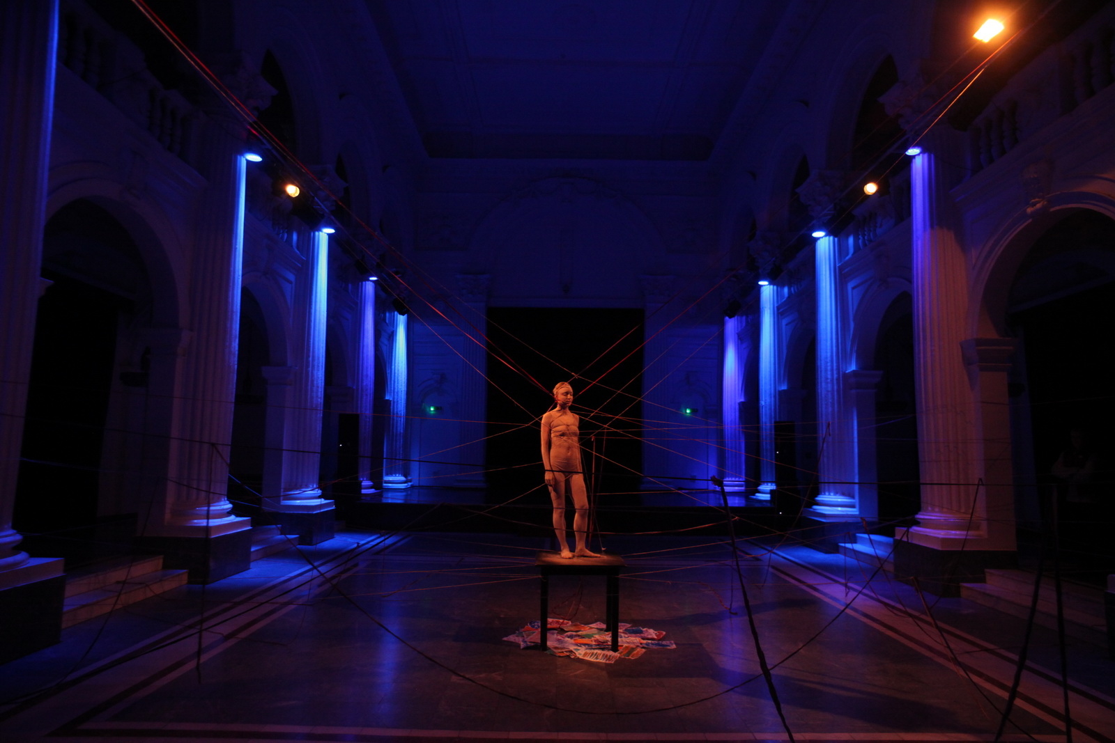 Iz performansa “Tkivo tkanja”: Đurđija Jelenković