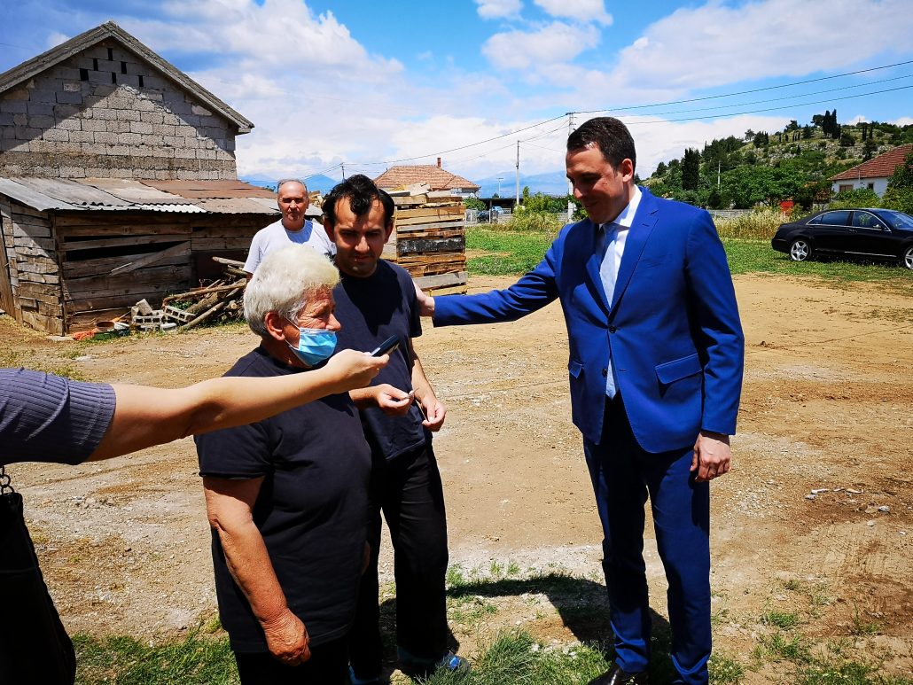 Vuković sa porodicom Rašović