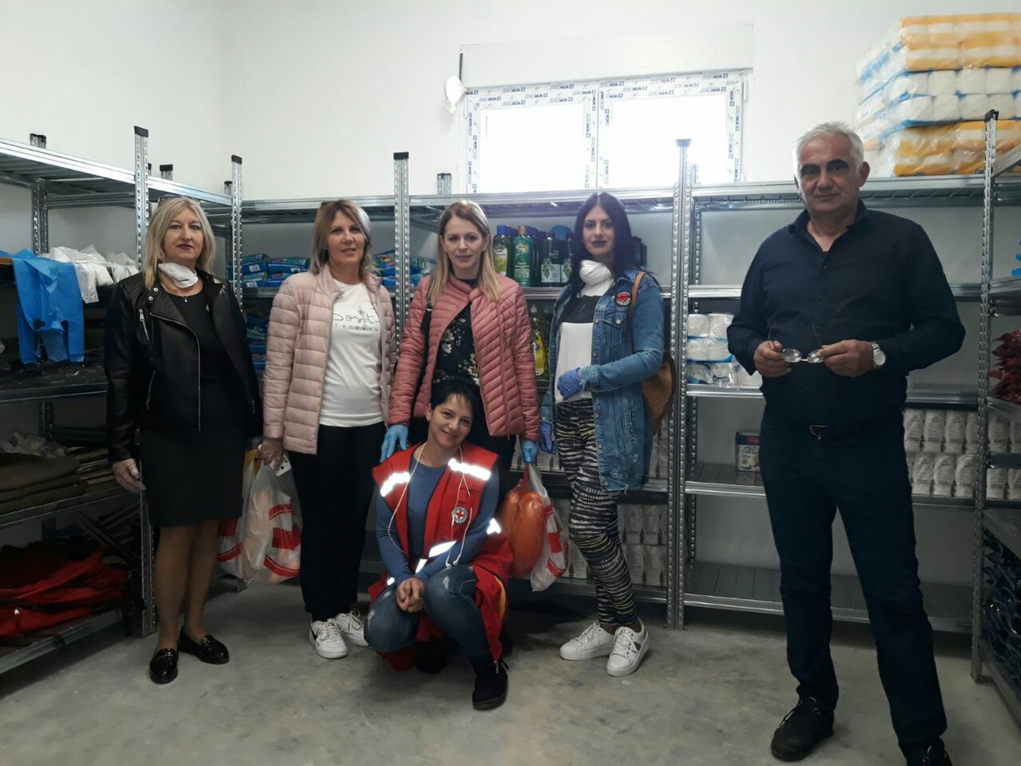 Još petnaestak staračkih domaćinstava iz Danilovgrada dobilo humanitarne pakete